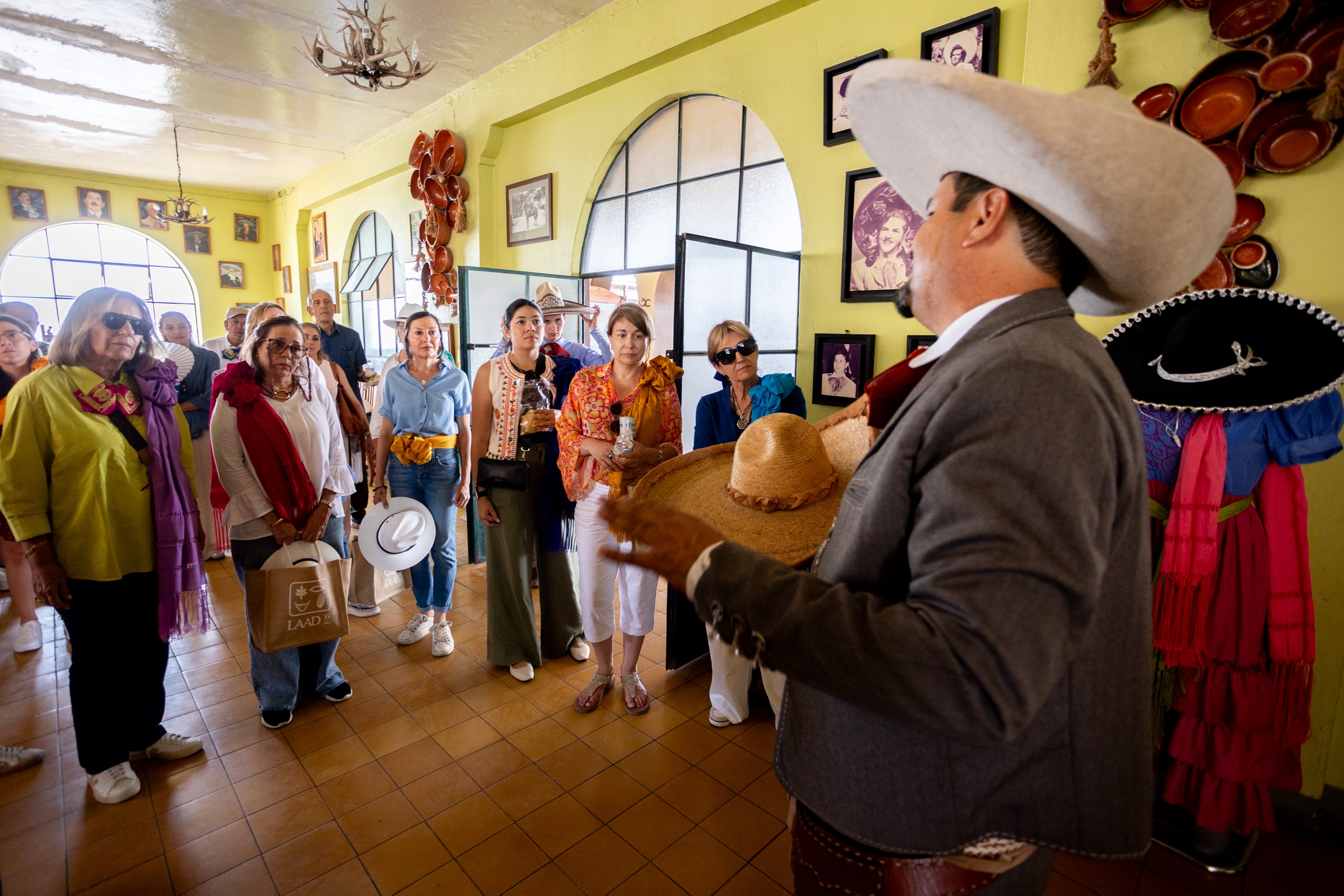 Recorrido cultural con charro guía en el museo